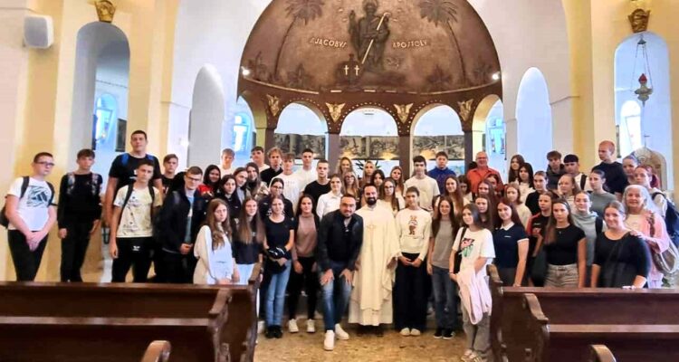 Uz Božji blagoslov kroz novu školsku godinu