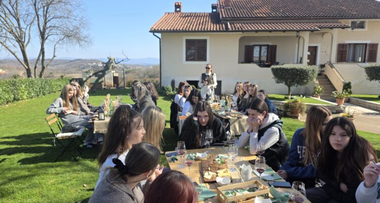 Učenici Ugostiteljske škole Opatija posjetili vinariju Radanović u sklopu projekta TRIK