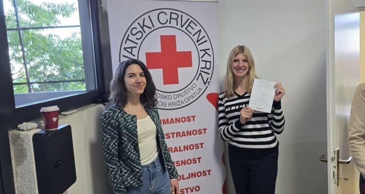 Tečaj prve pomoći u organizaciji Crvenog križa Opatija