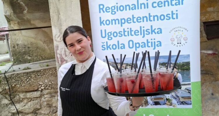 Dani črešanj va Lovrane